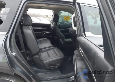 2022 Kia Telluride Lx z USA, uszkodzony, nr VIN 5XYP2DHC1NG305085